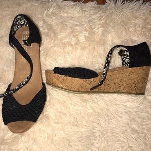 TOMS wedge